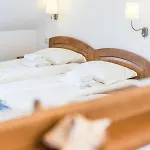Bursztynowa 3*