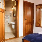 Bursztynowa 3*