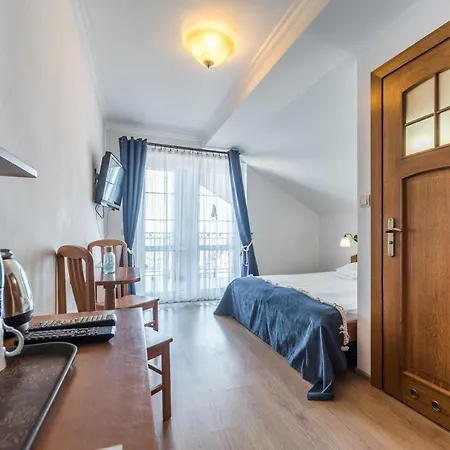 Bursztynowa 3*