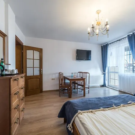 Bursztynowa Bed & Breakfast Rewa