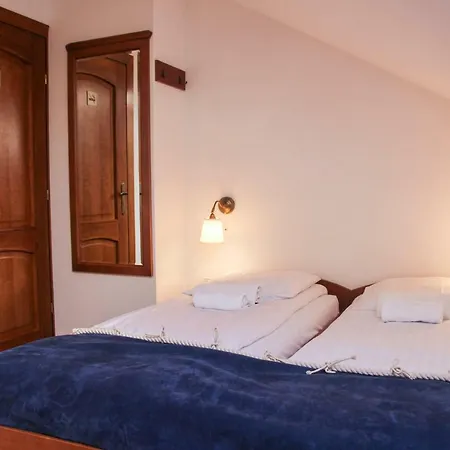 Bursztynowa 3* Rewa