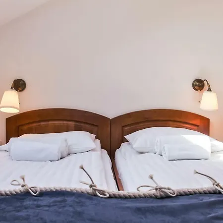 Bursztynowa Bed & Breakfast Rewa